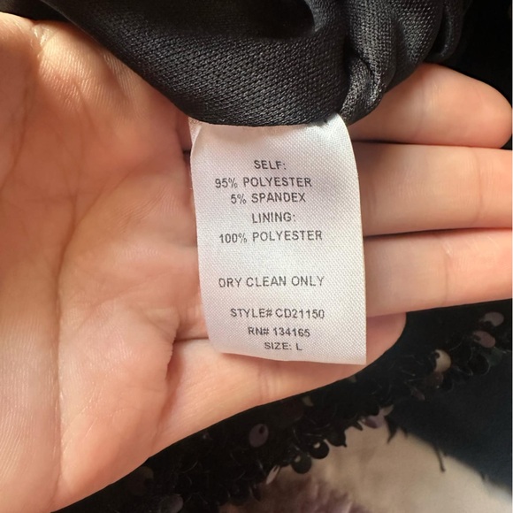 The dress collection woman’s formal gown, size large, EUC worn once - Picture 6 of 7